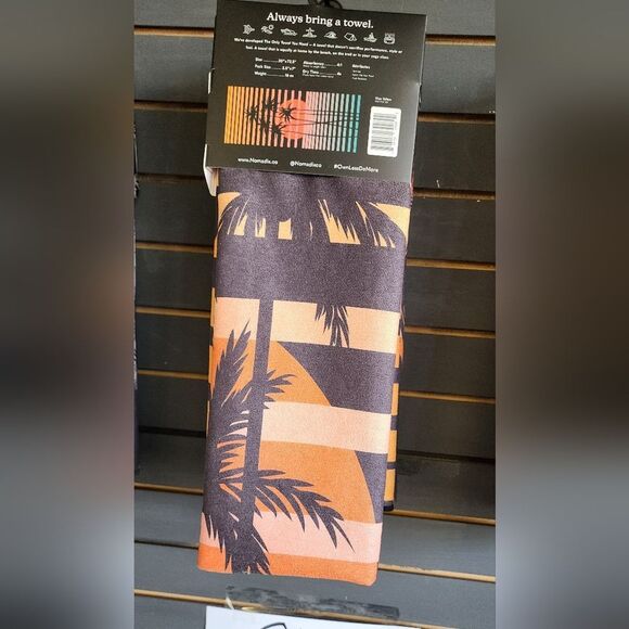 Nomadix Beach Towel - Picture 5 of 5